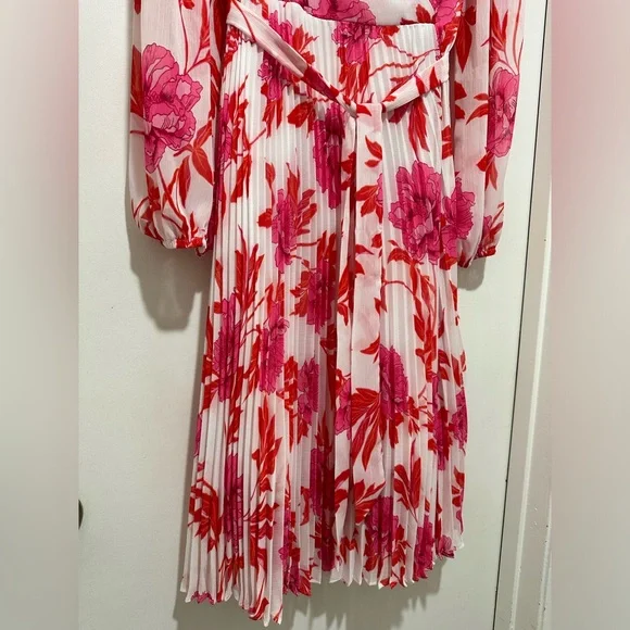 KENSIE: Floral Pleated dress - Picture 6 of 9